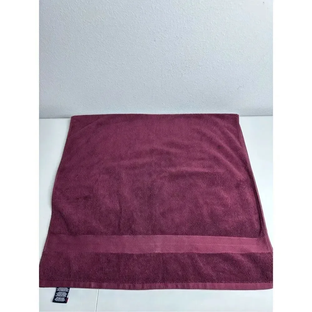 NWOT Tommy Hilfiger Modern American Solid Bath Towel 30 X 54 Inches 100% Cotton